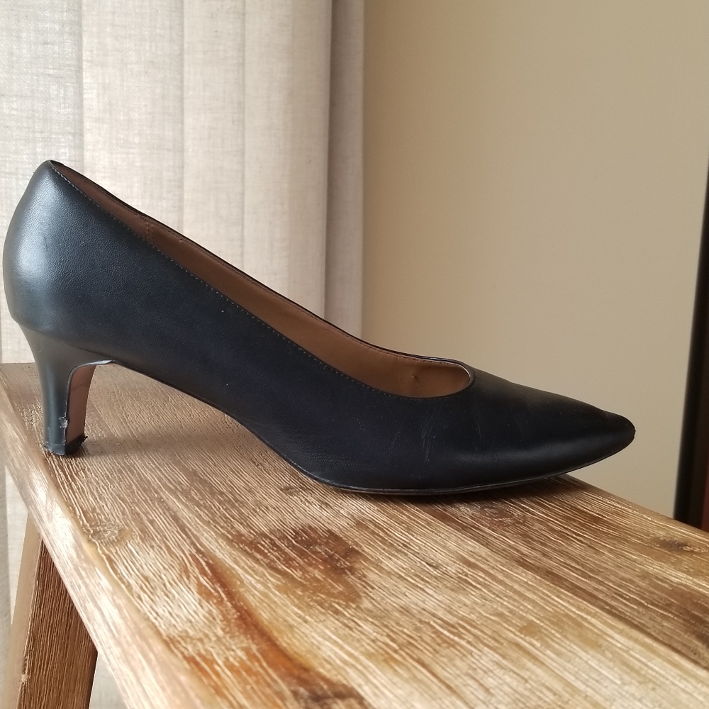 Clark's point-toe kitten heel black pumps